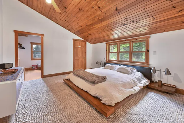 $1,200,000 | 420 Steendom Lane, Lyndonville, VT 05851