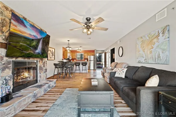 $300,000 | 611 Lazy Days Road, Unit D7, Osage Beach, MO 65065