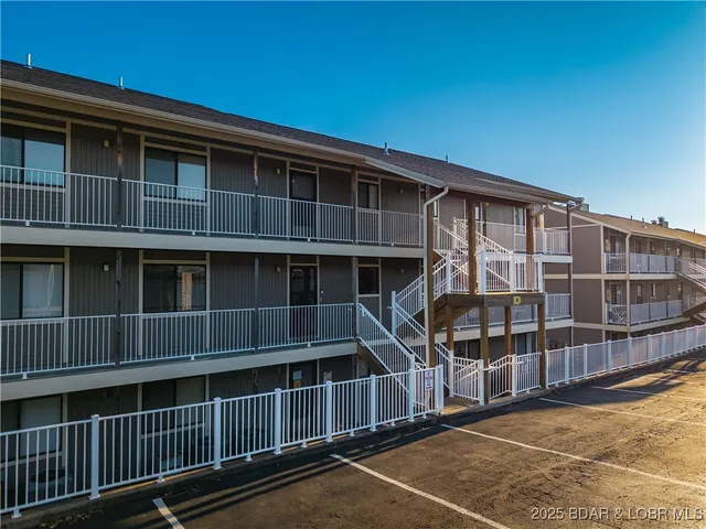 $335,000 | 611 Lazy Days Road, Unit D7, Osage Beach, MO 65065