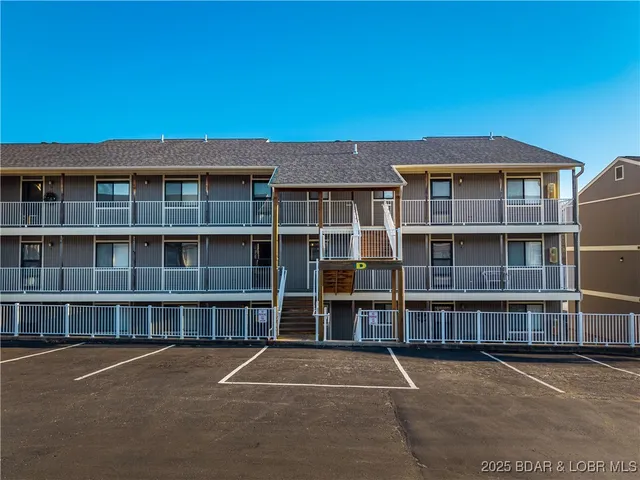 $335,000 | 611 Lazy Days Road, Unit D7, Osage Beach, MO 65065
