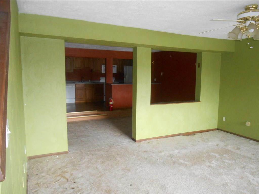 165 Freeport Road Creighton, PA 15030 - Photo 4 of 17