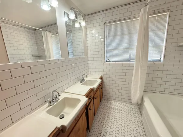 $1,995 | 1049 East 2nd Avenue, Mesa, AZ 85204