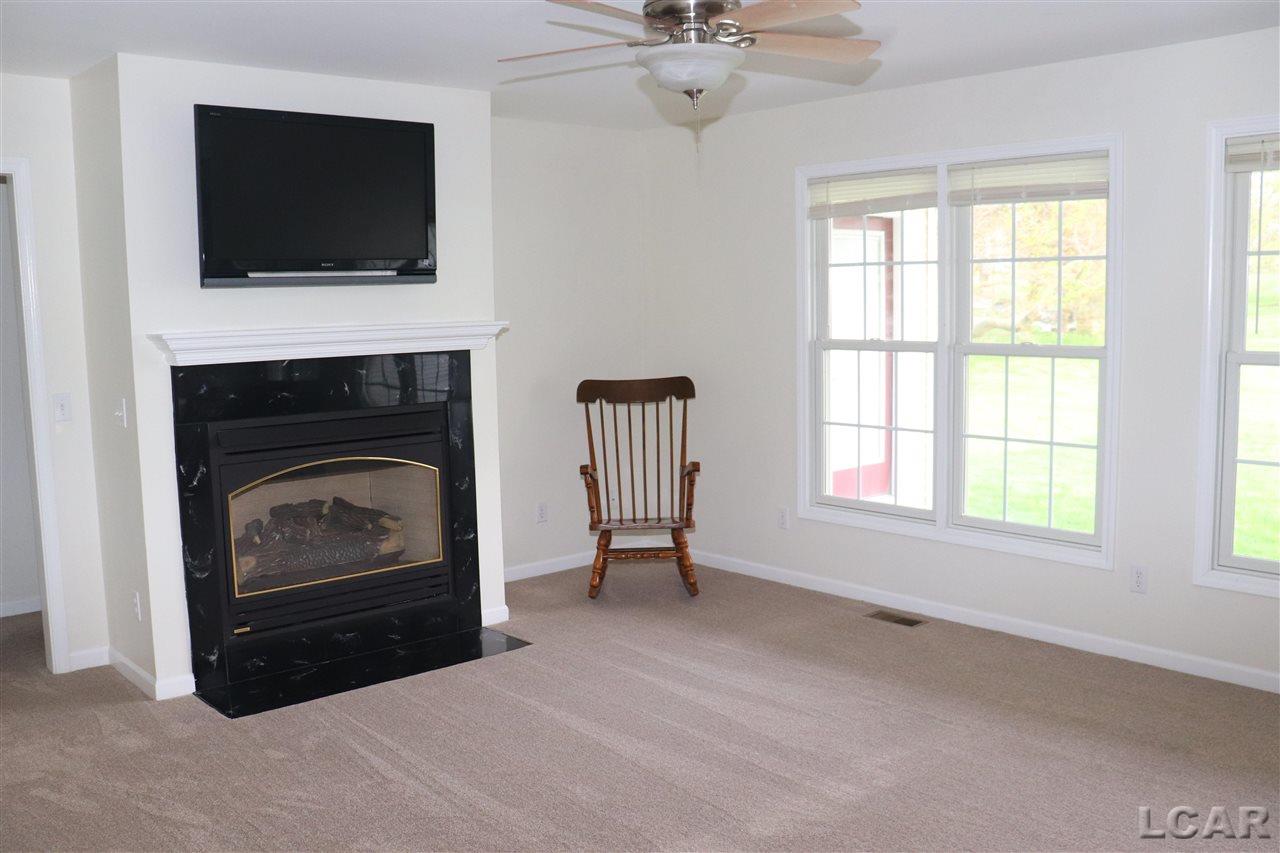 1239 Country Club Road Adrian, MI 49221 - Photo 8 of 29 50073935-7.JPG
