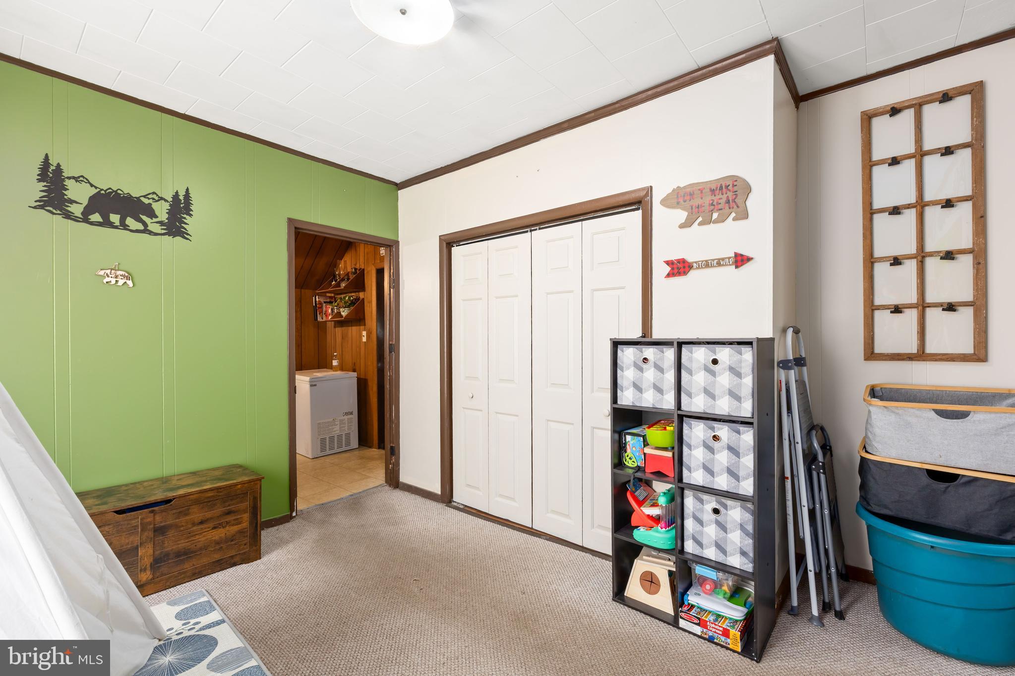 26467 Mariners Road Crisfield, MD 21817 - Photo 27 of 44 a view of an entryway with a workspace