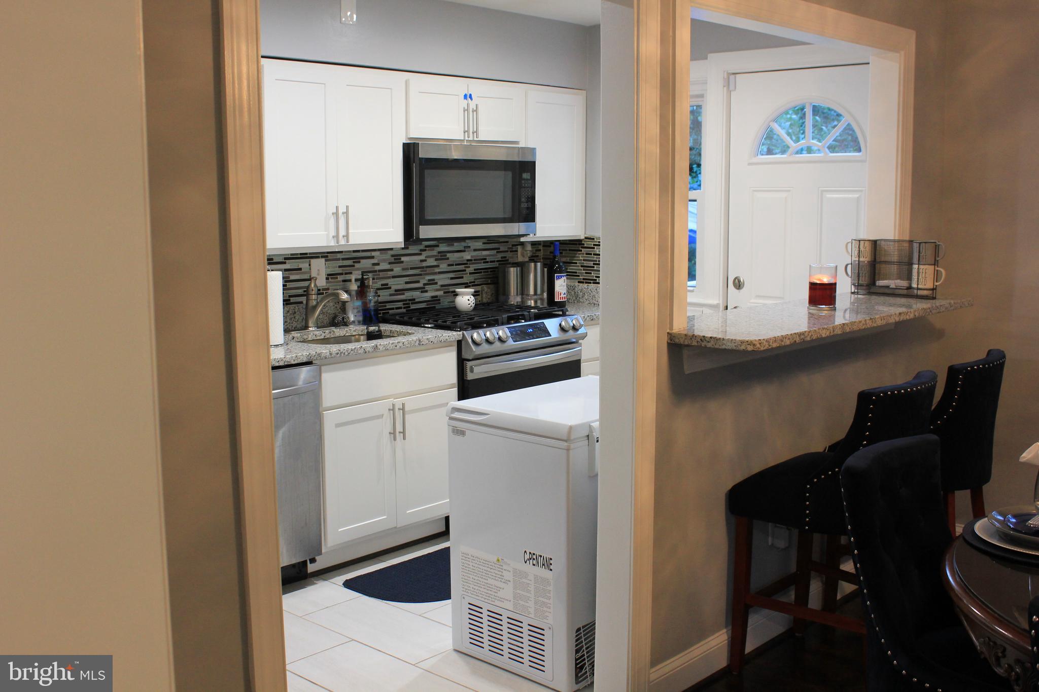438 South Wickham Road Baltimore, MD 21229 - Photo 8 of 26