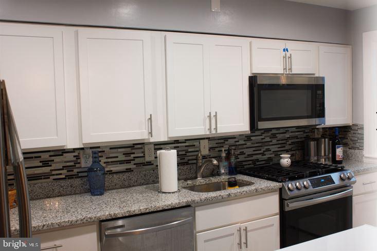 438 South Wickham Road Baltimore, MD 21229 - Photo 9 of 26