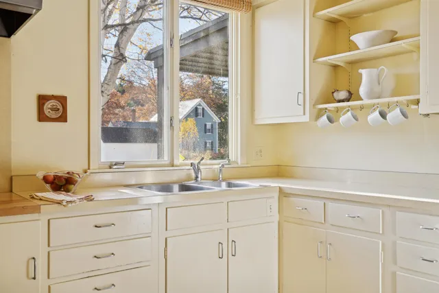 $1,295,000 | 33 Mountain Avenue, Woodstock, VT 05091