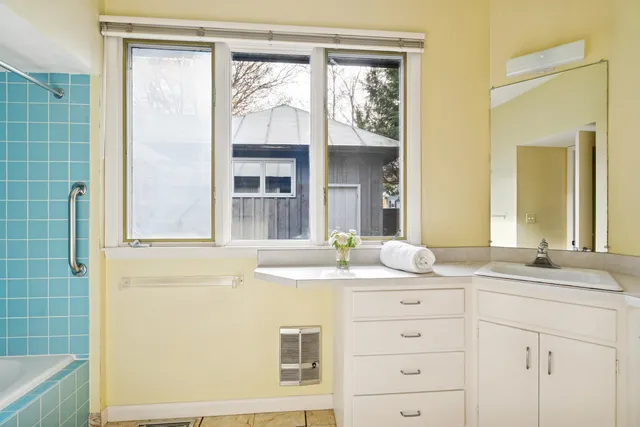 $1,295,000 | 33 Mountain Avenue, Woodstock, VT 05091