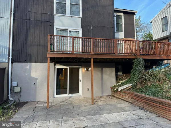 a view of a house with entryway and stairs