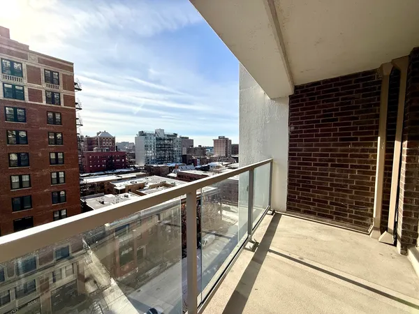 $3,697 | 420 West Belmont Avenue, Unit 23E, Chicago, IL 60657