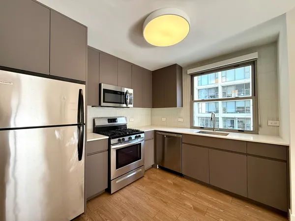 $3,697 | 420 West Belmont Avenue, Unit 23E, Chicago, IL 60657