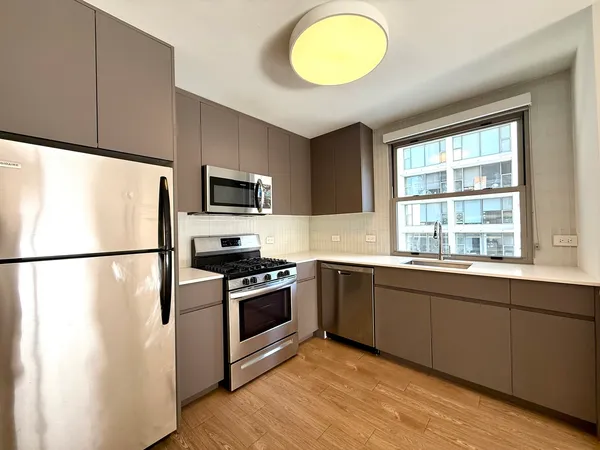 $3,697 | 420 West Belmont Avenue, Unit 23E, Chicago, IL 60657
