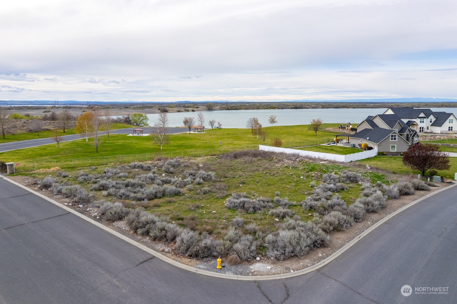 7741 Dune Lake Road Southeast Moses Lake, WA 98837 - Photo 11 of 17