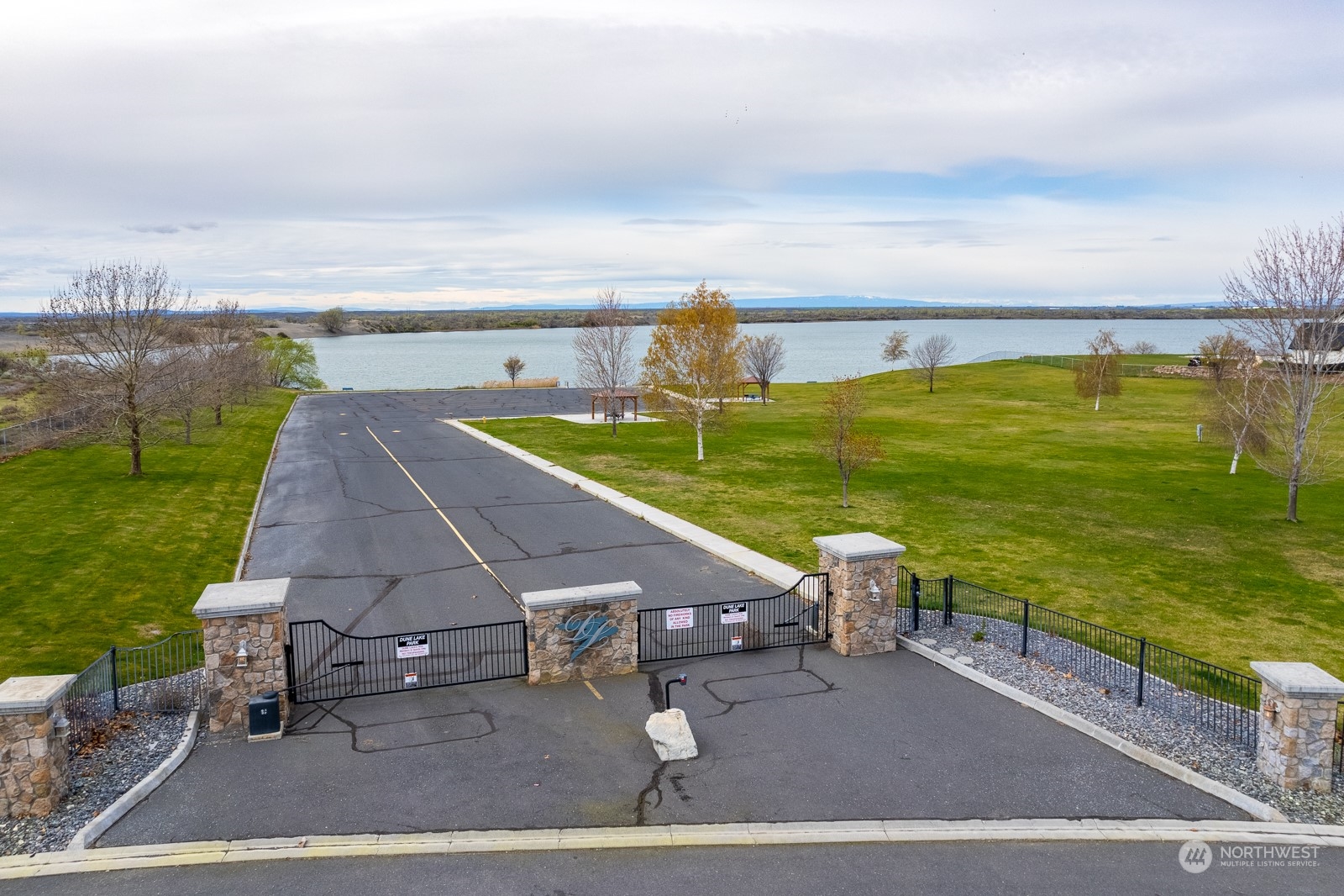 7741 Dune Lake Road Southeast Moses Lake, WA 98837 - Photo 12 of 17