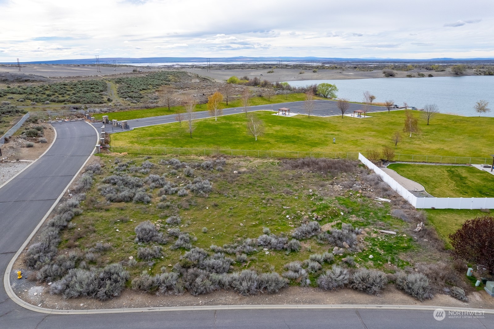 7741 Dune Lake Road Southeast Moses Lake, WA 98837 - Photo 13 of 17