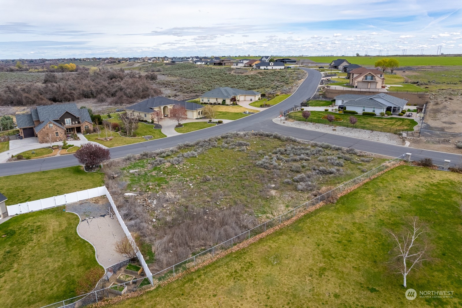 7741 Dune Lake Road Southeast Moses Lake, WA 98837 - Photo 7 of 17