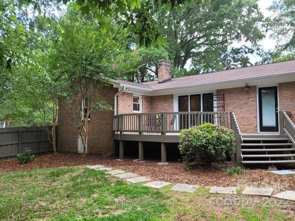 706 Fieldstone Road Mooresville, NC 28115 - Photo 8 of 11 a front view of a house with garden