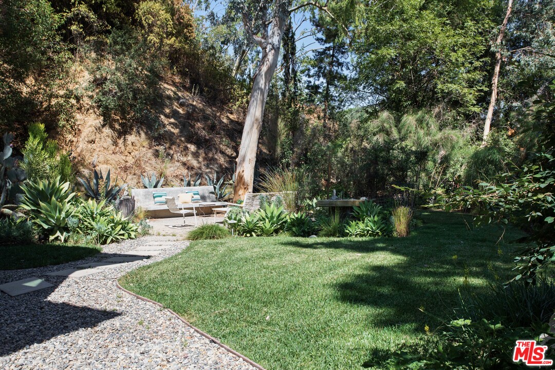9015 Burroughs Road Los Angeles, CA 90046 - Photo 15 of 19 a view of yard with green space