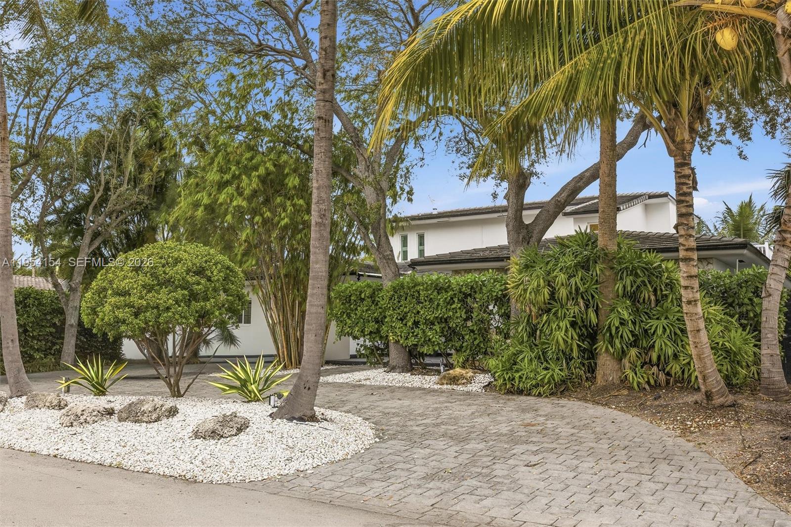 1895 Northeast 118th Road North Miami, FL 33181 - Photo 12 of 56