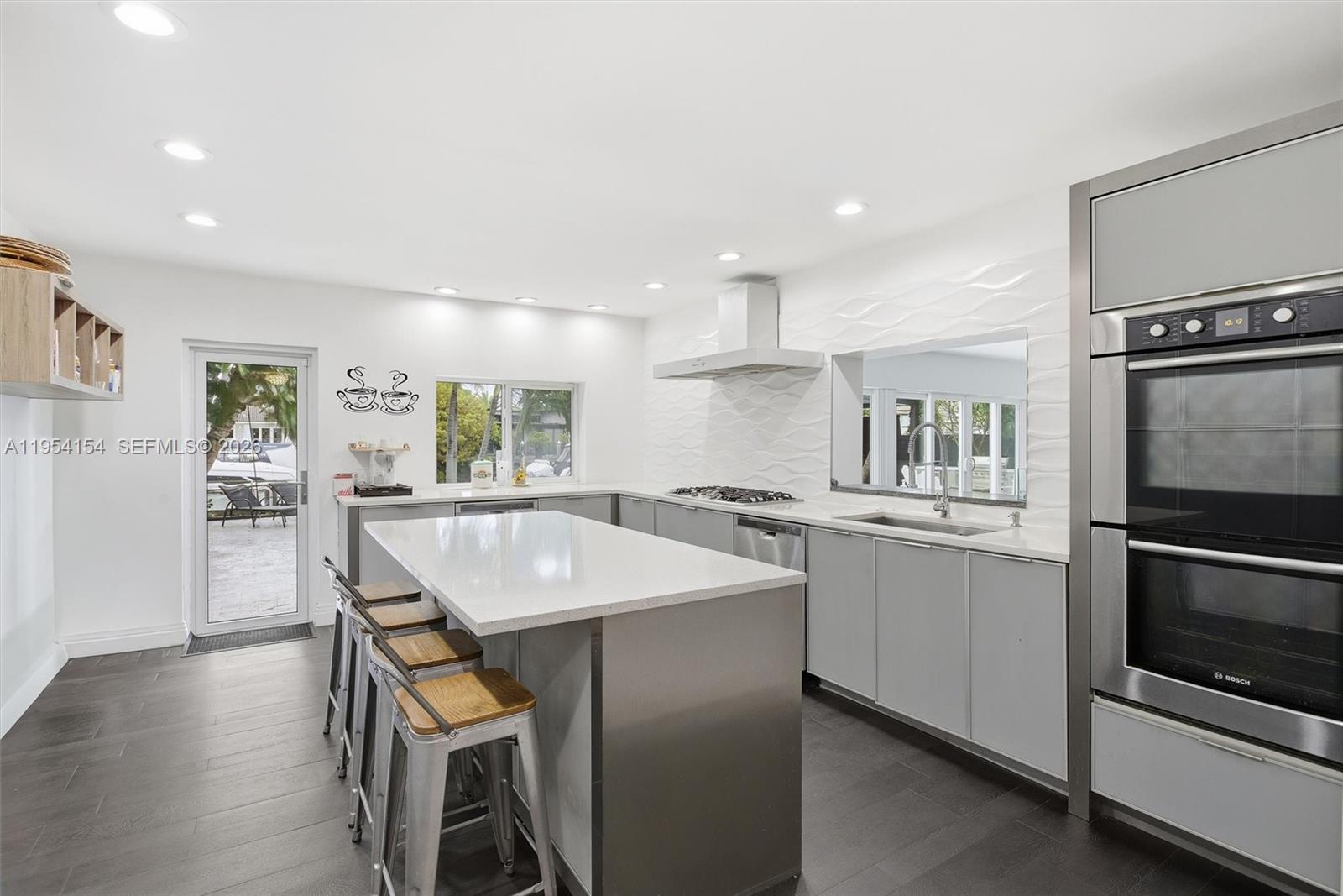 1895 Northeast 118th Road North Miami, FL 33181 - Photo 21 of 56