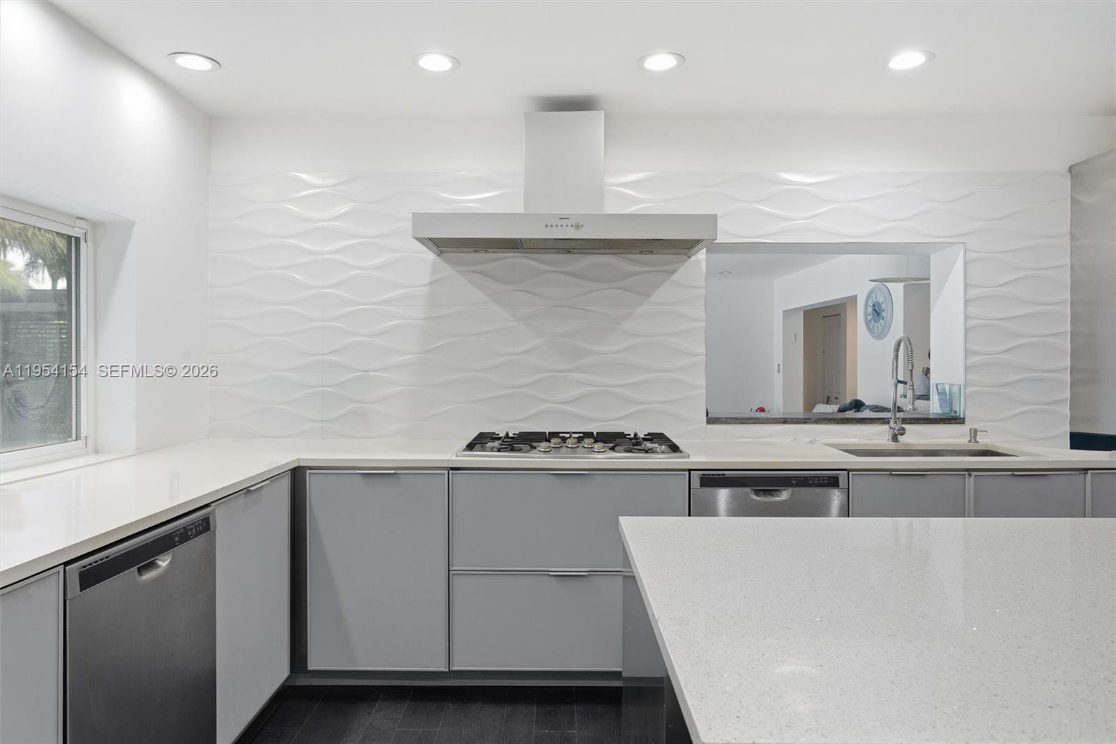 1895 Northeast 118th Road North Miami, FL 33181 - Photo 24 of 56