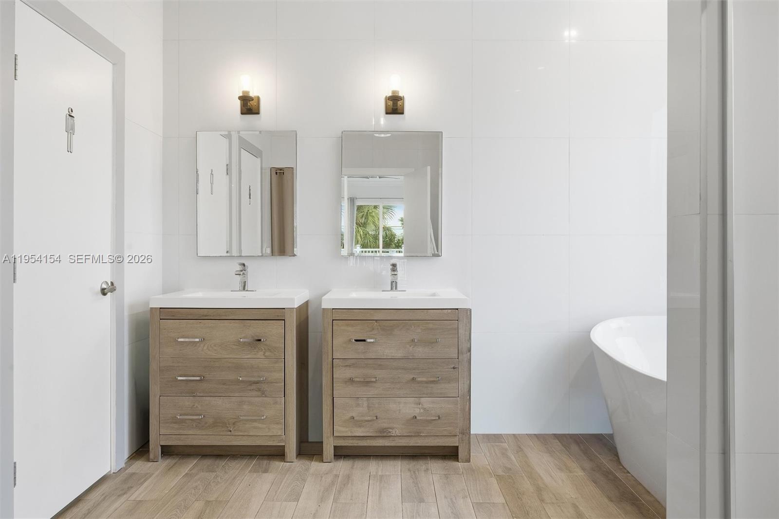 1895 Northeast 118th Road North Miami, FL 33181 - Photo 34 of 56 MASTER BATHROOM