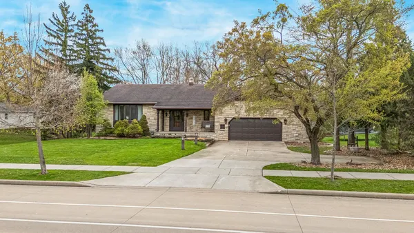 $410,000 | 825 West Kimberly Avenue, Kimberly, WI 54136