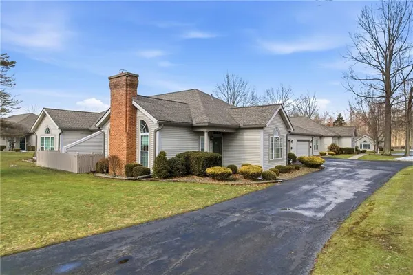 $235,000 | 76 Stone Ridge Boulevard, Hermitage, PA 16148