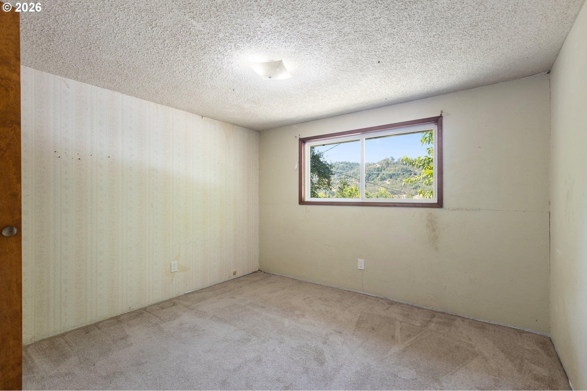 4545 Northeast Ridenour Street Winchester, OR 97495 - Photo 21 of 29 Gallery Image 21