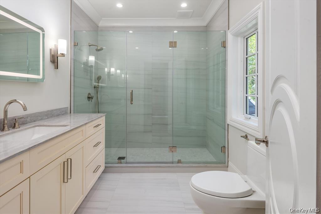 566 East Shore Road Kings Point, NY 11024 - Photo 27 of 42
