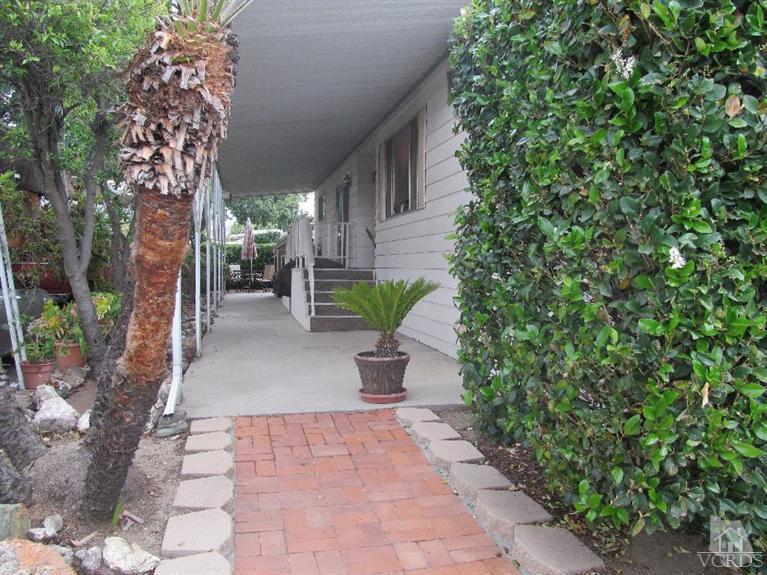 1550-208 Rory Simi Valley Simi Valley, CA 93063 - Photo 2 of 45 Gallery Image 2