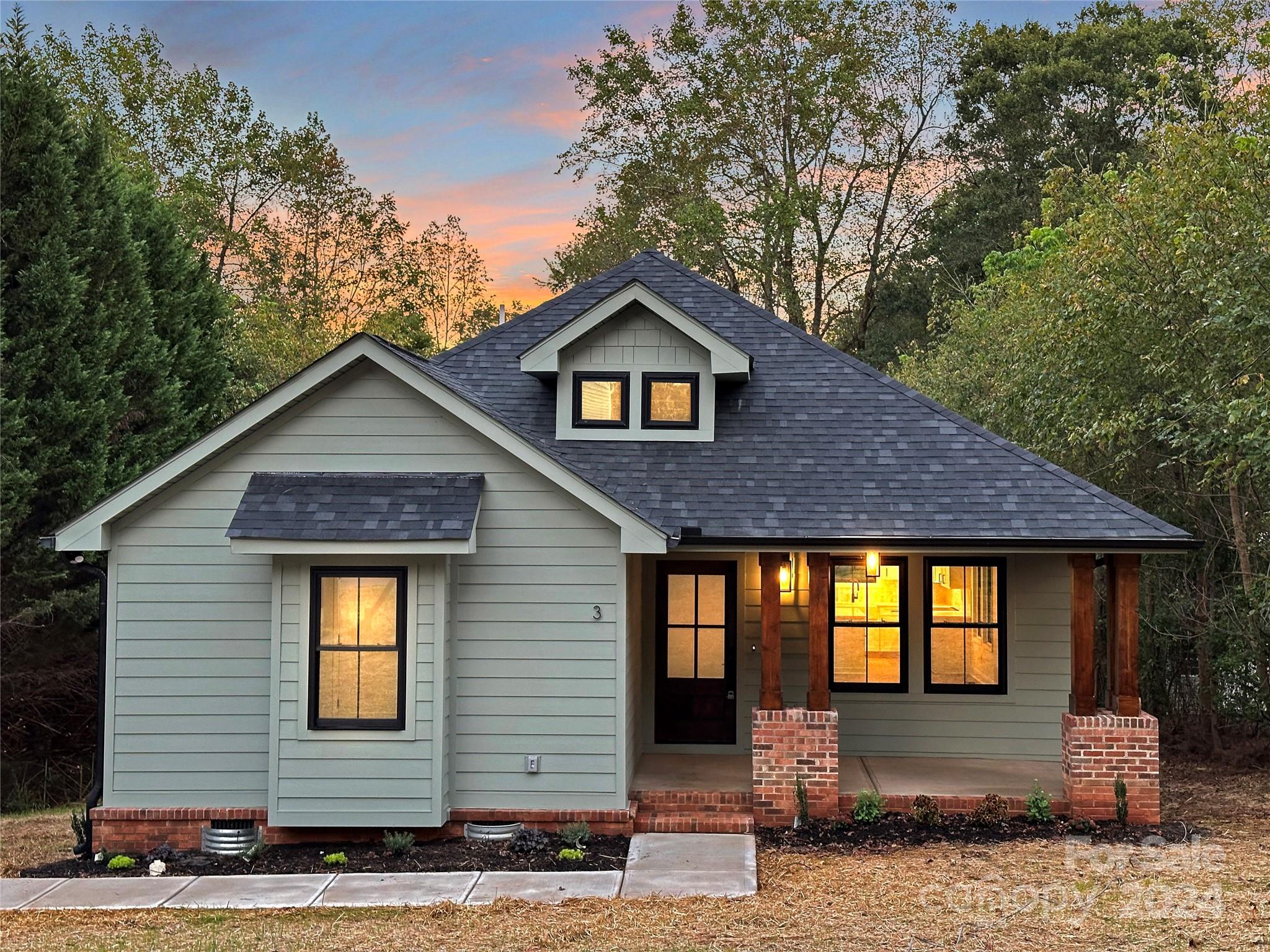 3 Riverside Street Lowell, NC 28098 - Photo 1 of 37 Gallery Image 1