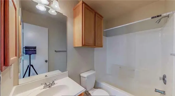 $1,950 | 512 Nelson Lane, College Station, TX 77840