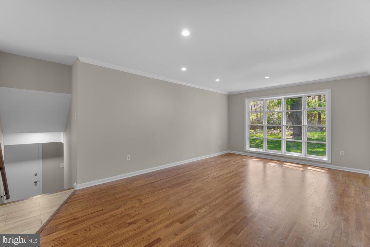 13302 Tamarack Road Silver Spring, MD 20904 - Photo 20 of 60 Main Level Livingroom