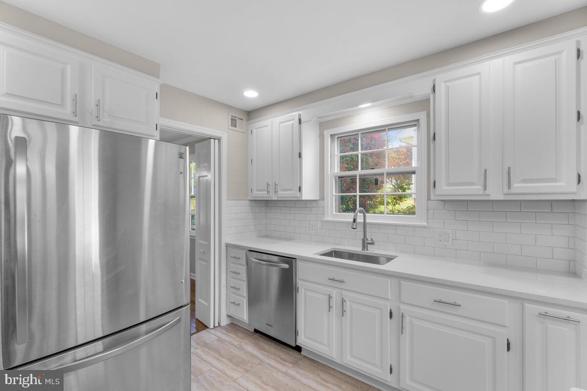 13302 Tamarack Road Silver Spring, MD 20904 - Photo 10 of 60 Great Light