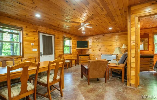 $1,169,000 | 575 Southwest Street, Van Buren, MO 63965