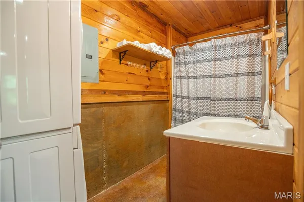 $1,169,000 | 575 Southwest Street, Van Buren, MO 63965