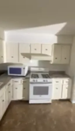 $2,100 | 7131 Hickory Street, Unit 6, Tinley Park, IL 60477