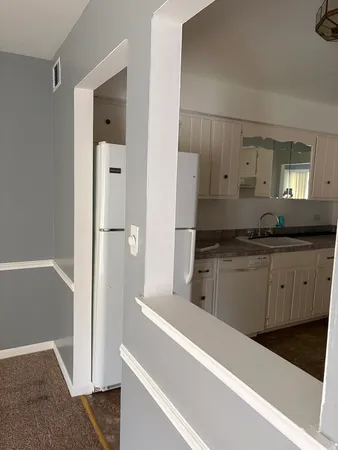 $2,100 | 7131 Hickory Street, Unit 6, Tinley Park, IL 60477