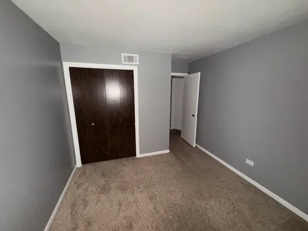 $2,100 | 7131 Hickory Street, Unit 6, Tinley Park, IL 60477