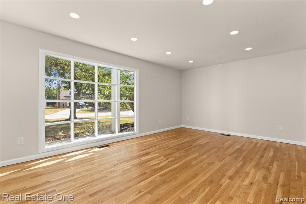 25695 Branchaster Road Farmington Hills, MI 48336 - Photo 10 of 58 Gallery Image 10