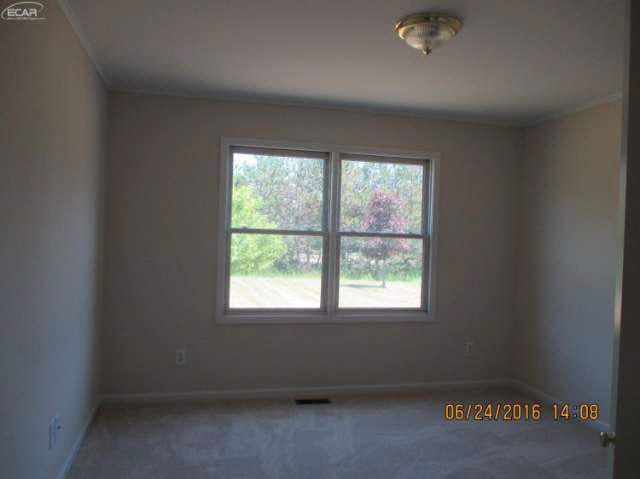 6879 Oak Grove Road Howell, MI 48855 - Photo 19 of 30 21182095-18.JPG