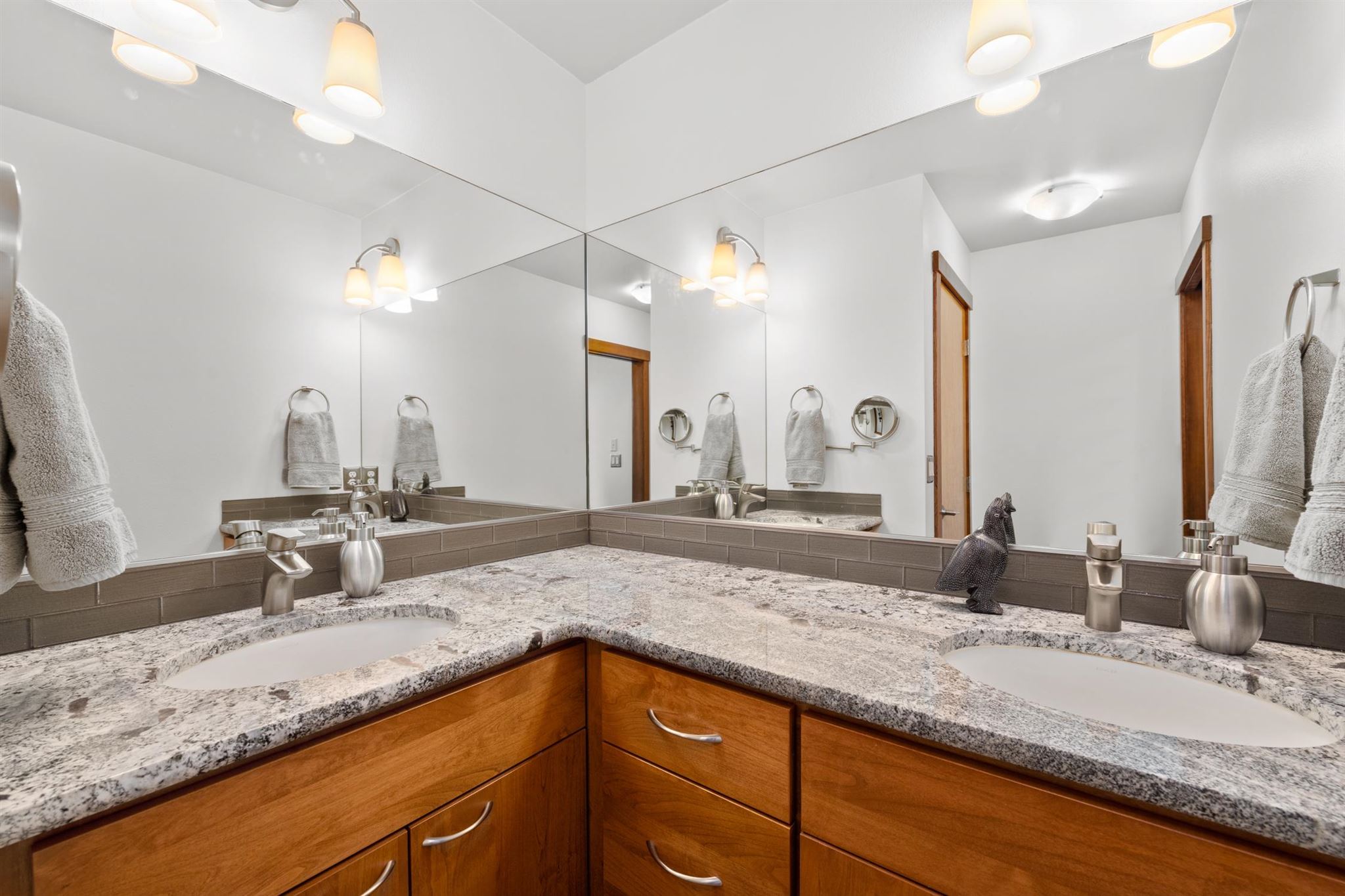 5621 East Gibbs Road Spokane, WA 99223 - Photo 15 of 47
