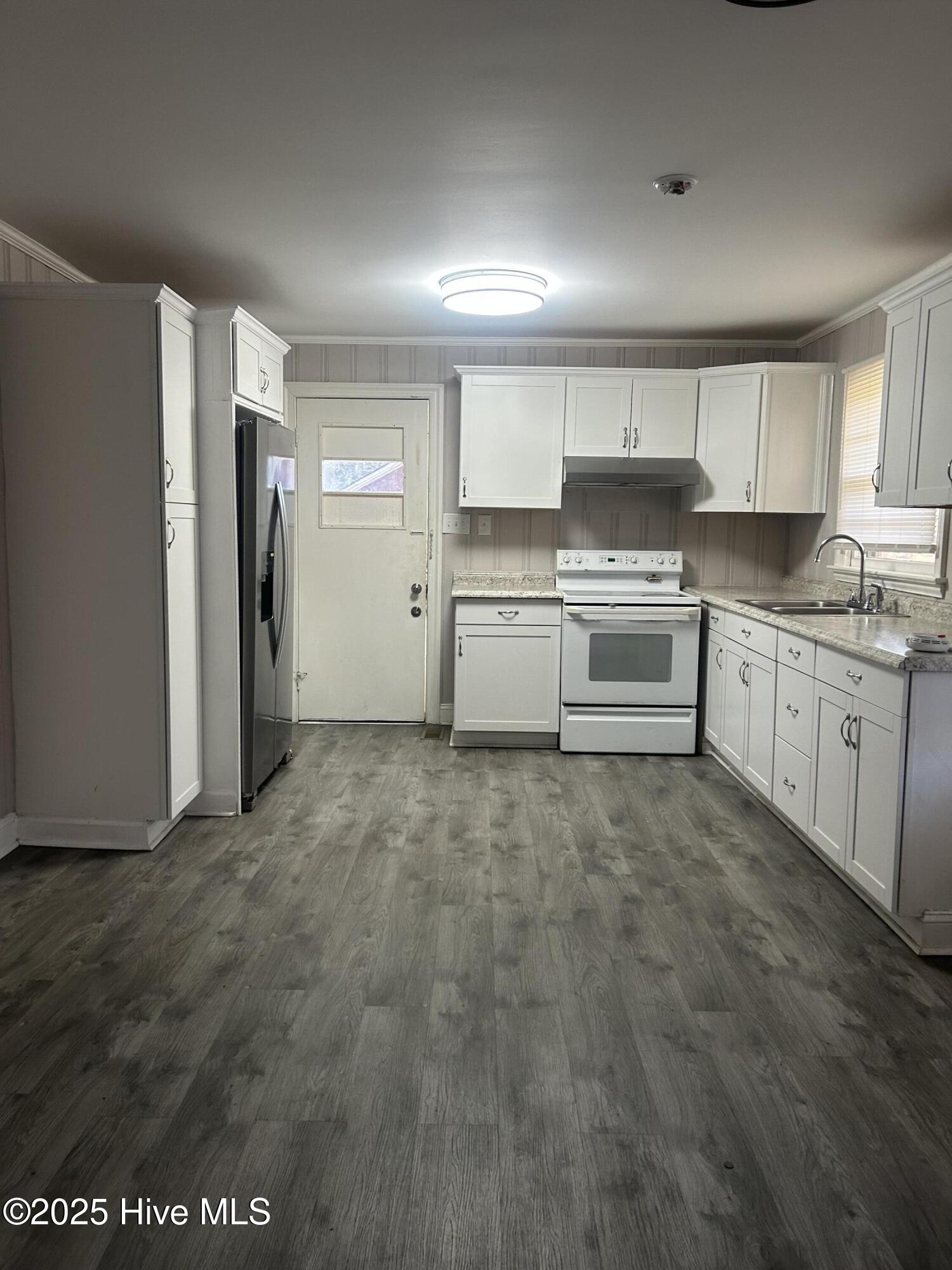 206 Waldrop Road Dudley, NC 28333 - Photo 4 of 54 Kitchen