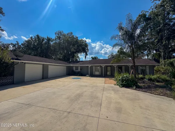 $550,000 | 460 Southeast 4th Avenue, Melrose, FL 32666