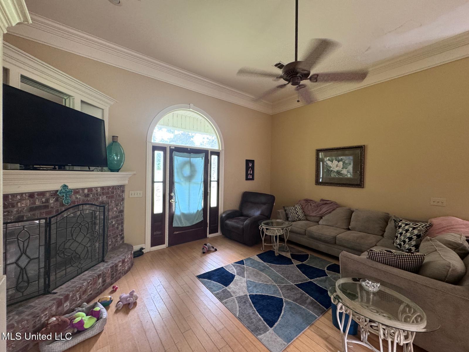 730 Henry Byrd Road Florence, MS 39073 - Photo 4 of 25 Livingroom