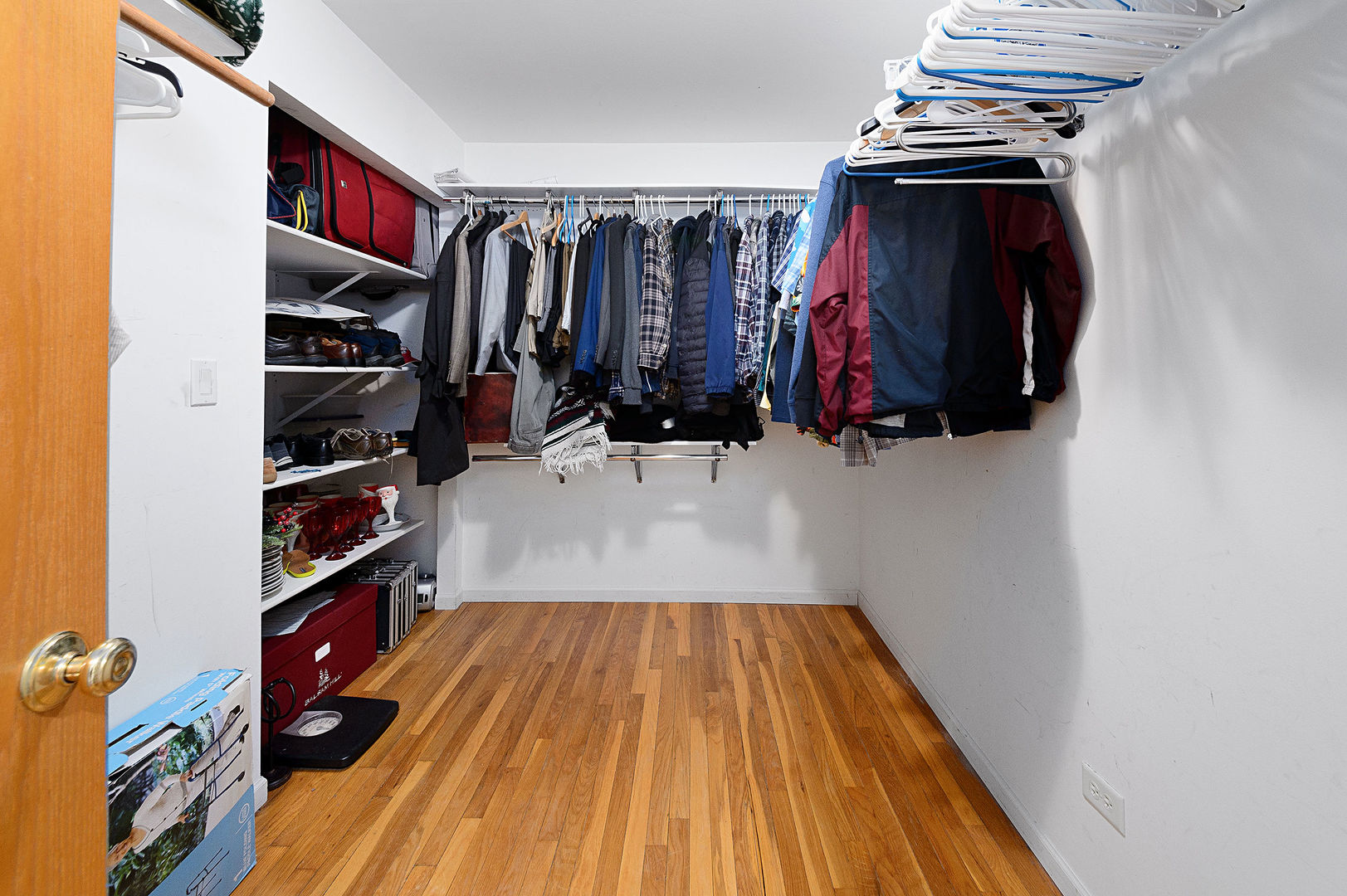 1385 Bedford Road Hoffman Estates, IL 60169 - Photo 14 of 26 Gallery Image 14