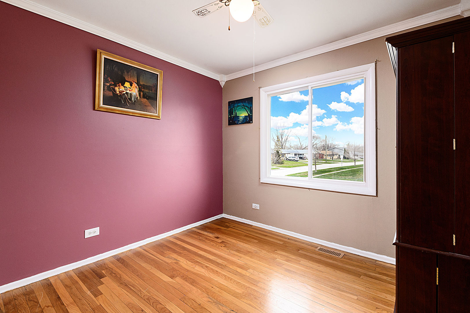1385 Bedford Road Hoffman Estates, IL 60169 - Photo 16 of 26 Gallery Image 16