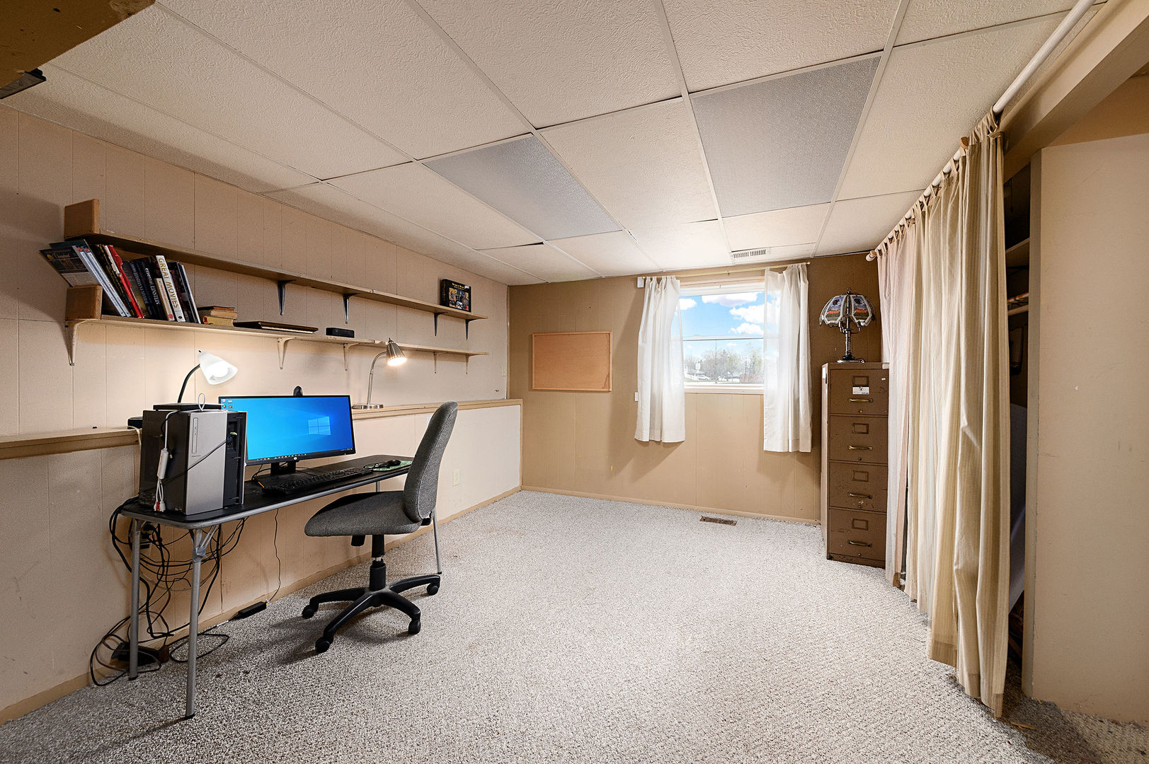 1385 Bedford Road Hoffman Estates, IL 60169 - Photo 19 of 26 Gallery Image 19