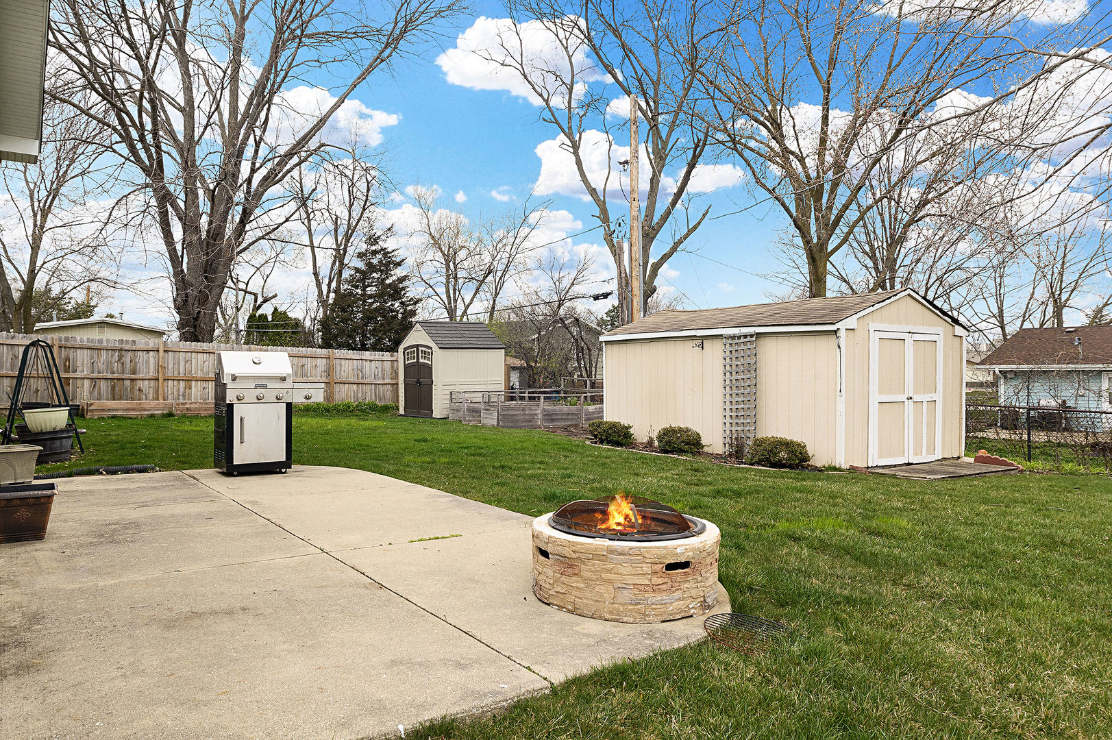 1385 Bedford Road Hoffman Estates, IL 60169 - Photo 25 of 26 Gallery Image 25